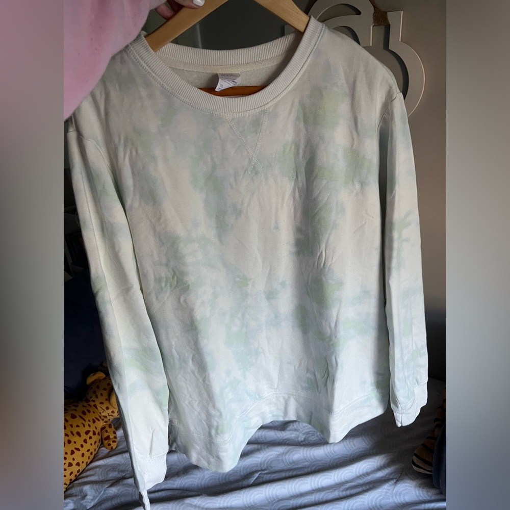 stars above crewneck